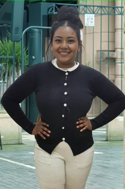 Knitted Button-Front Fitted Top with Cropped Silhouette