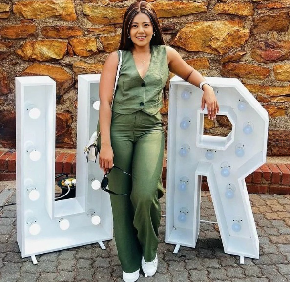 Sleeveless Tailored Vest Top with Coordinating Trousers Ensemble