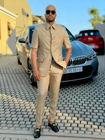 Men's beige two-piece short-sleeve button shirt and matching pants, multi pockets