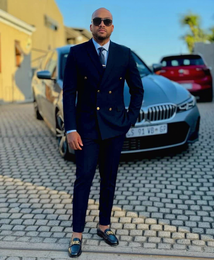 Navy double-breasted slim fit suit with trousers, front view