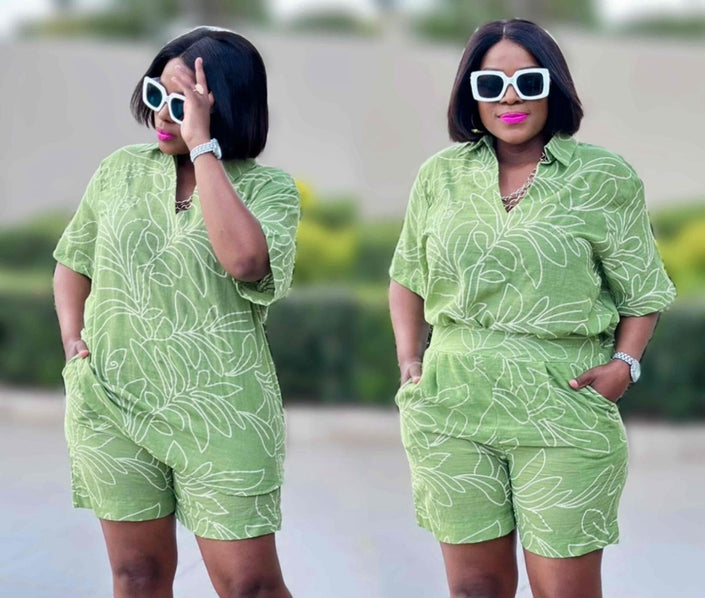 Printed shirt and shorts set, light green with white floral line pattern