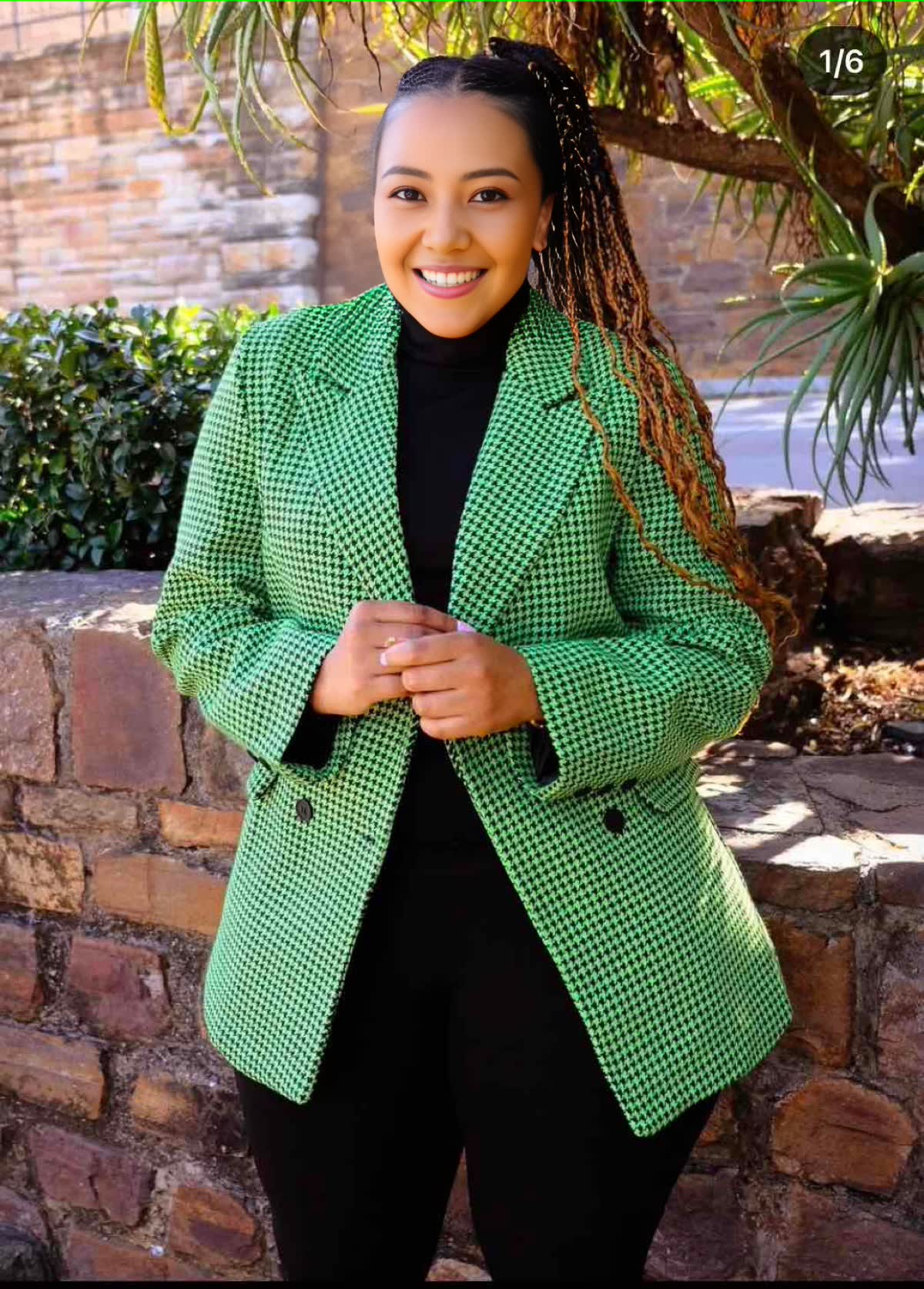 Double-Breasted Houndstooth Blazer with Notched Lapel and Flap Pockets