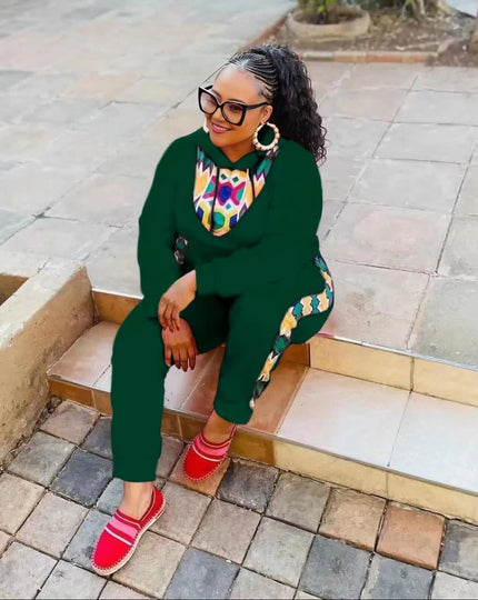 Twin Set vert avec encolure imprimée africaine multicolore et pantalon assorti