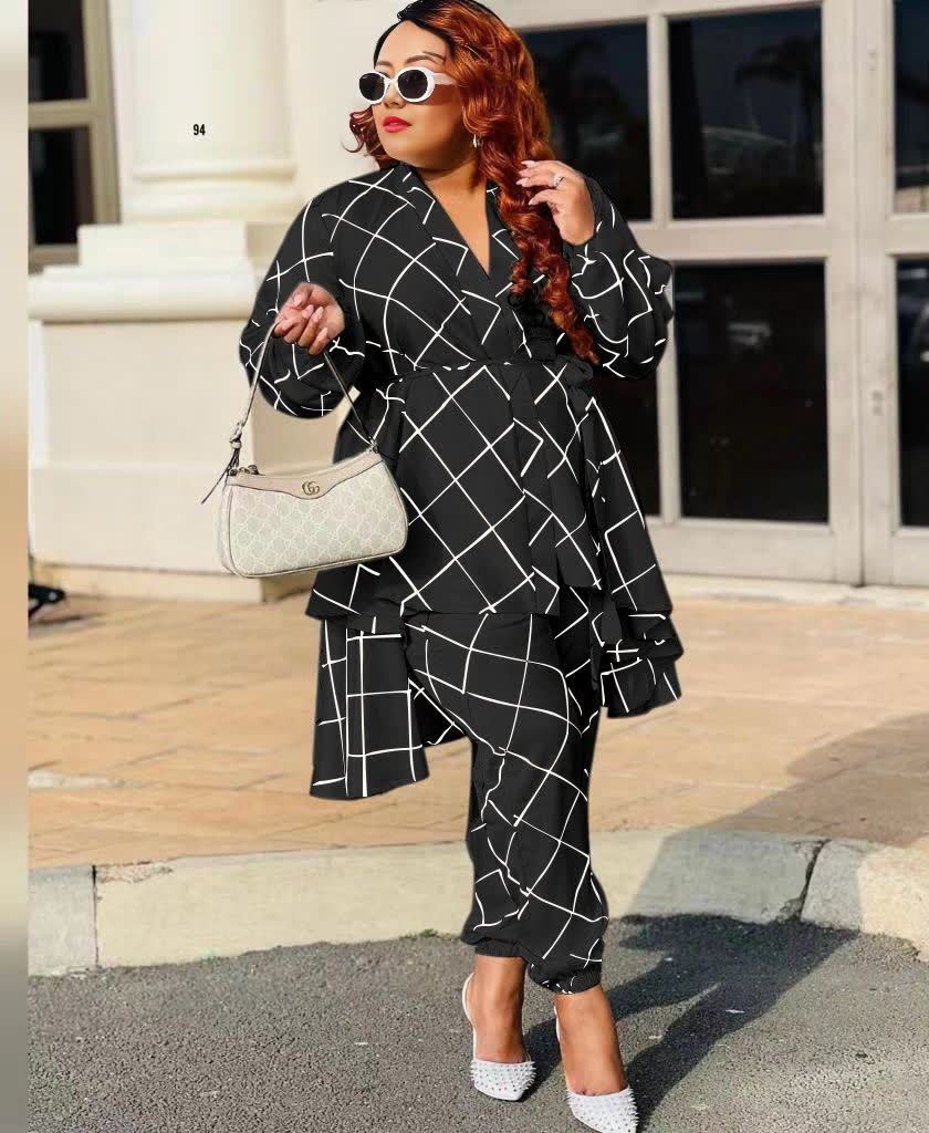 Layered V-neck printed top and cropped pants set, black with white grid pattern
