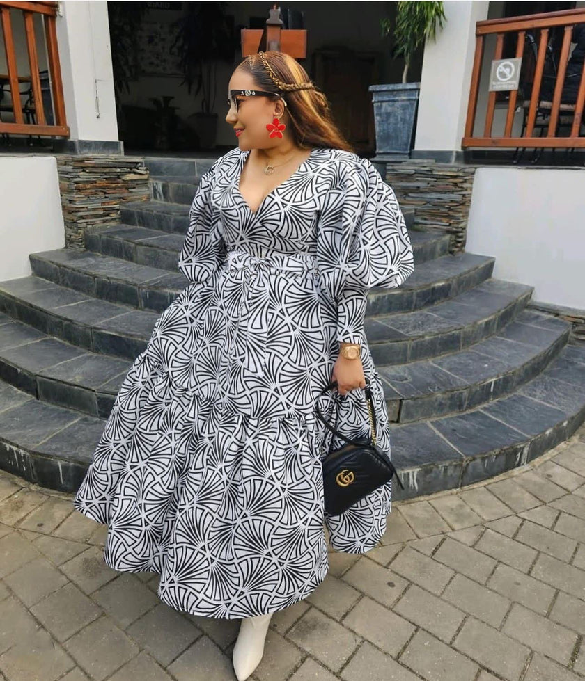 Geometric print midi dress with V-neck and puff sleeves, black-and-white