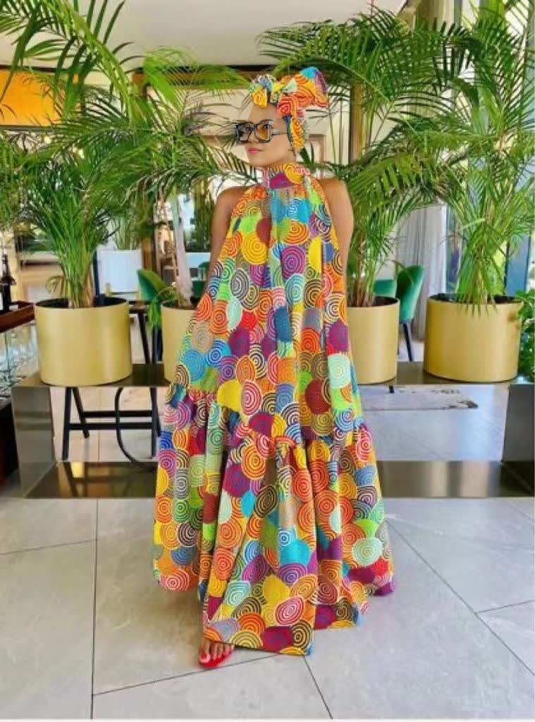 Sleeveless A-line maxi dress with colorful circular print