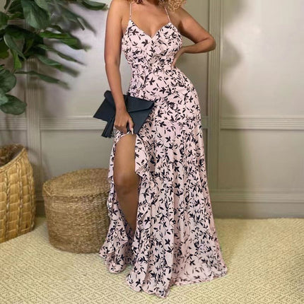 Floral maxi dress with spaghetti straps and front slit, light-pink base with fitted bodice