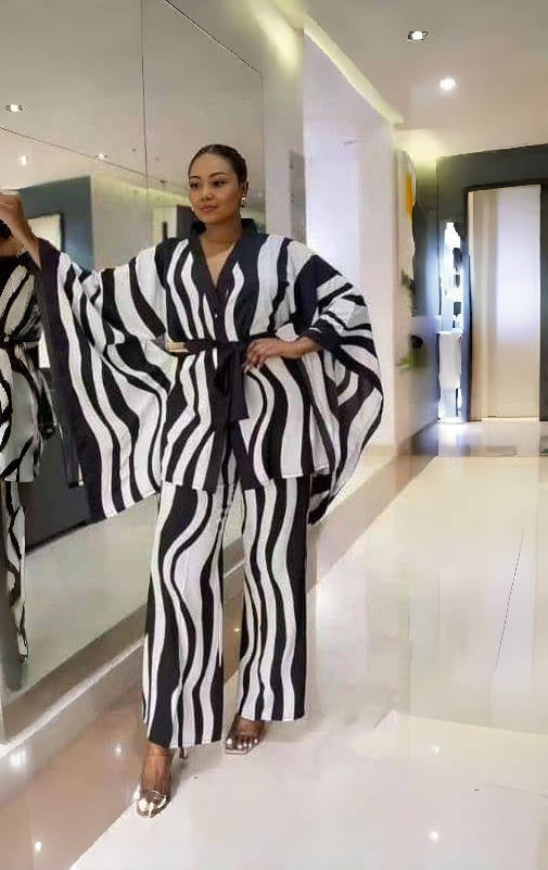 Black and white wavy stripe kimono and pant twin set, belted V-neck