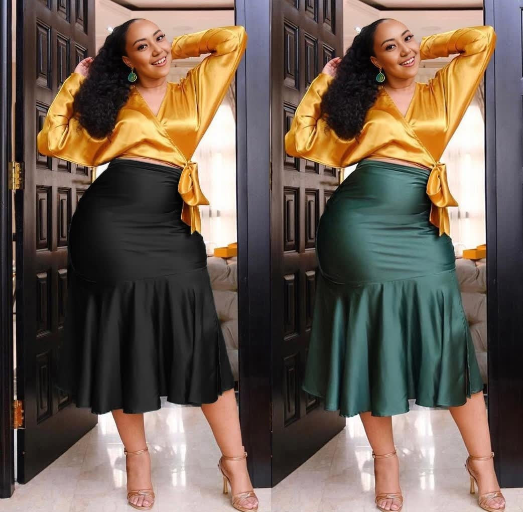 Flared midi skirt in black and dark-green, ruffle hem, elastic waist