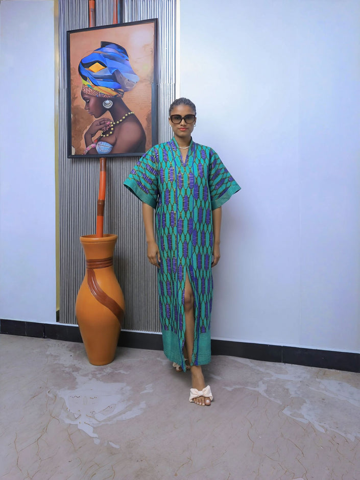 Printed maxi dress with front slit, teal-green pattern, short sleeves, v-neck