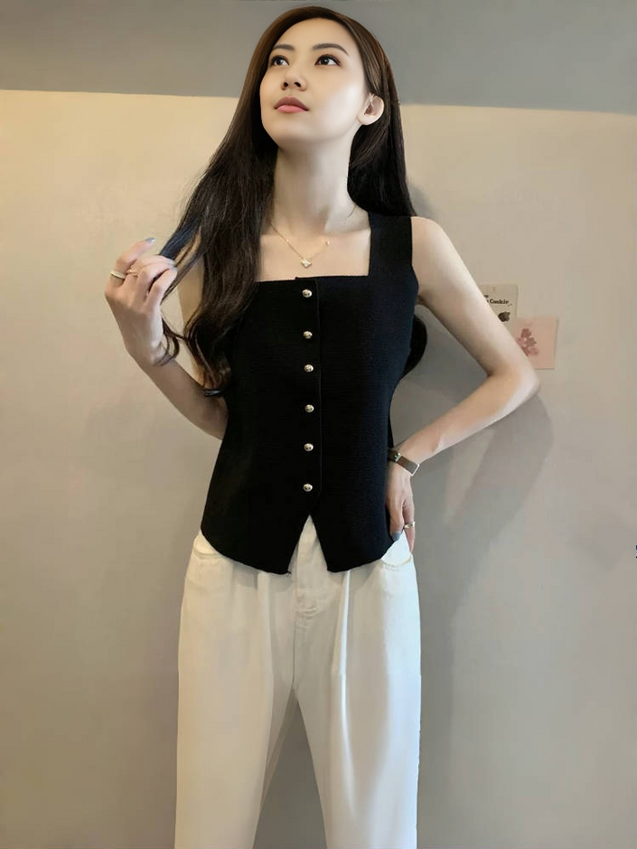 Sleeveless knitted square-neck top, dark black color, button-front and gold buttons