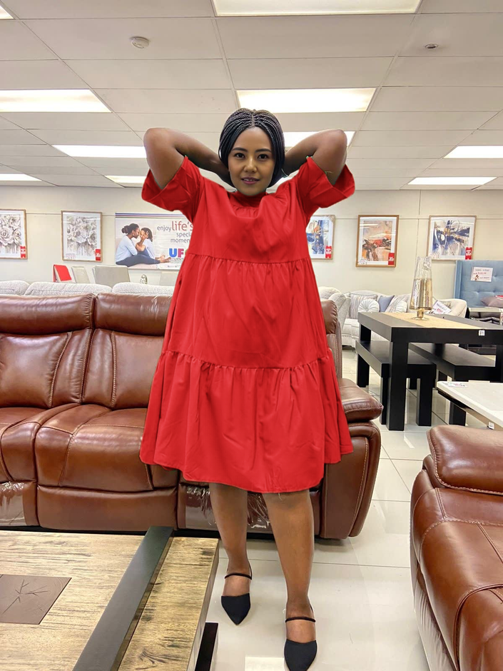 Red ruffle midi dress with tiered skirt, loose fit and short puff sleeves