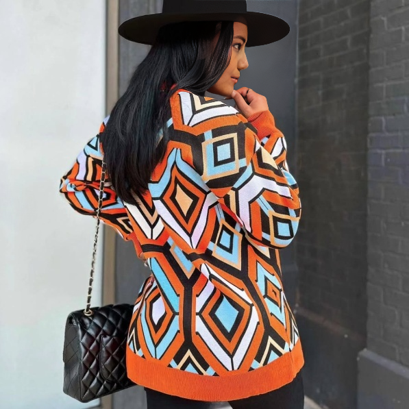 Women's Geometric Patterned Knit Cardigan with Contrasting Edges and Button Details