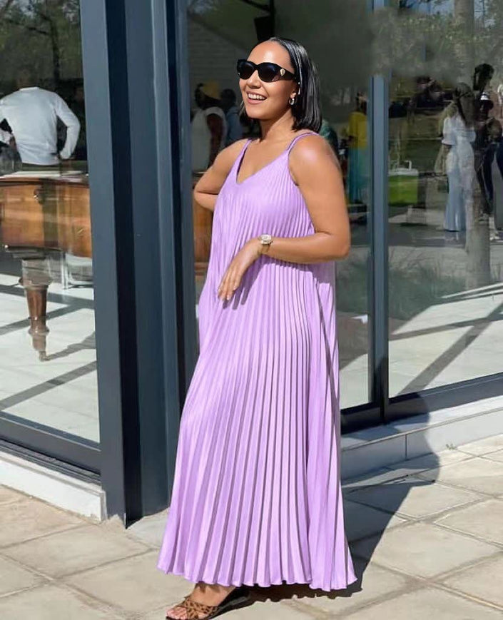 Light-purple pleated sleeveless maxi dress, V-neck.