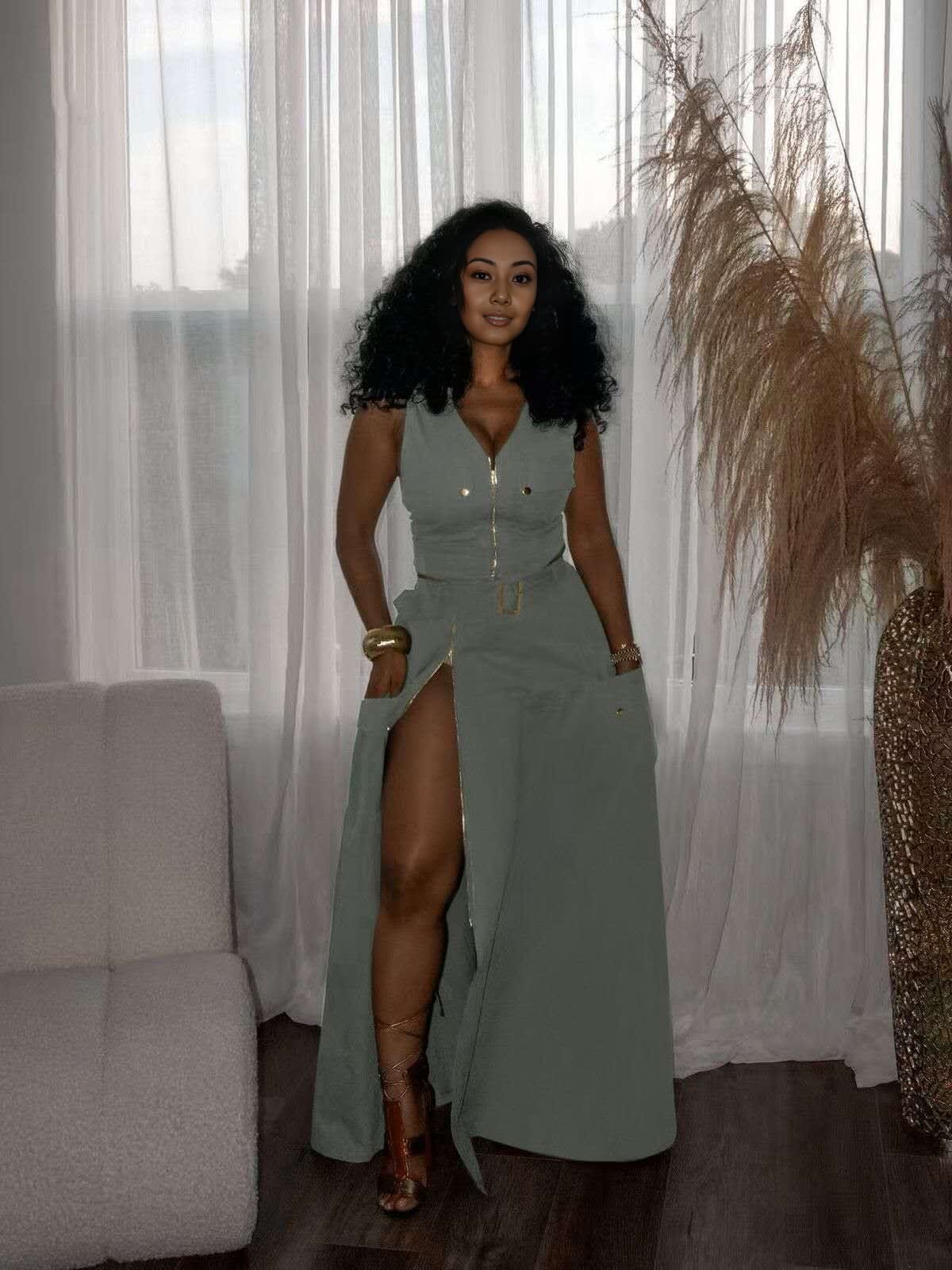 Maxikleid mit Schlitz, ärmellos, goldfarbene Knöpfe und Taillengürtel – Army-Green
