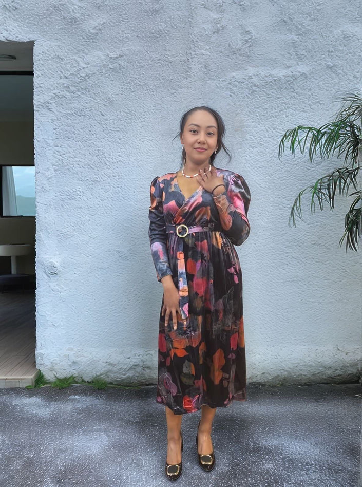 Printed belted midi dress with puff sleeves, dark floral pattern and V neckline