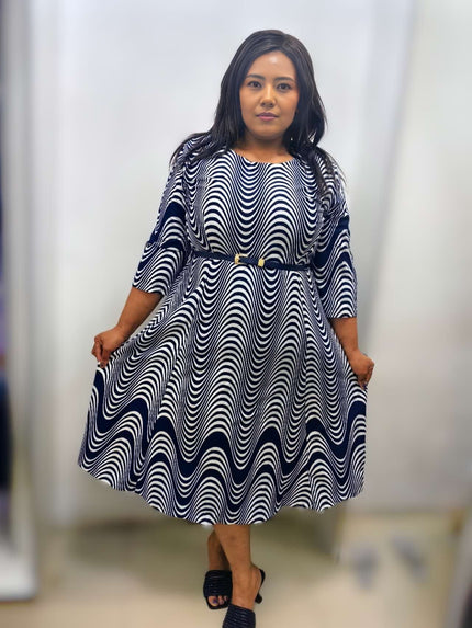 Wavy midi dress with belted waist, black and white swirl print, short sleeves