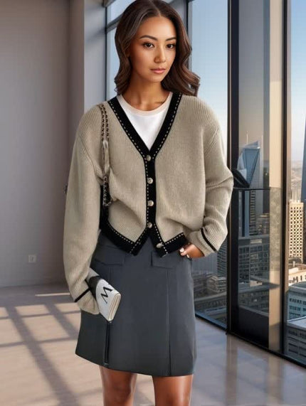 Knitted V-neck Trimmed Slim Fit Top