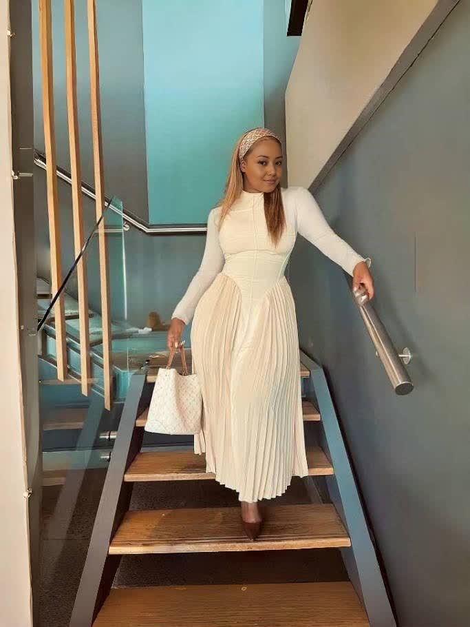 Elegant Pleated Long-Sleeve Dress with Cinched Waist for Versatile Styling