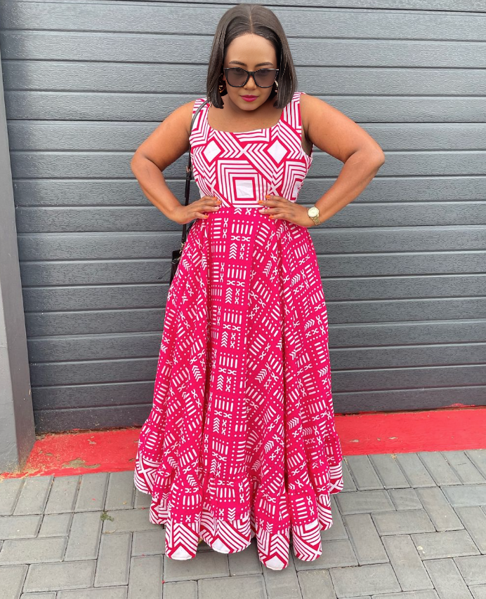 Geometric Pattern Flared Maxi Dress with Fitted Bodice