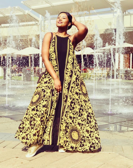 Sleeveless Fitted Bodice Floor-Length Dress with Symmetrical Circular Pattern Design