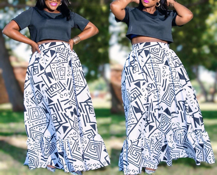 Black short-sleeve top and maxi geometric print skirt (white and navy)