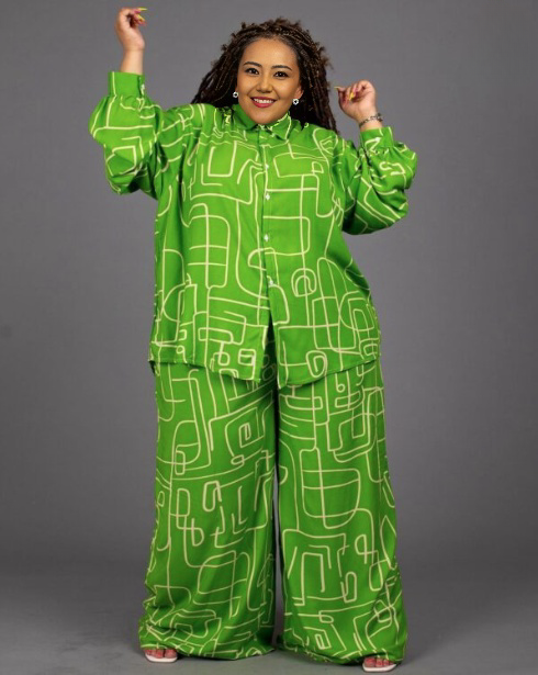 Geometric print shirt and pants set in green with long-sleeve shirt and wide-leg pants