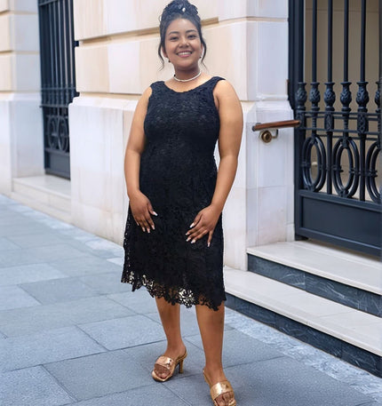Elegant Sleeveless Lace Party Dress