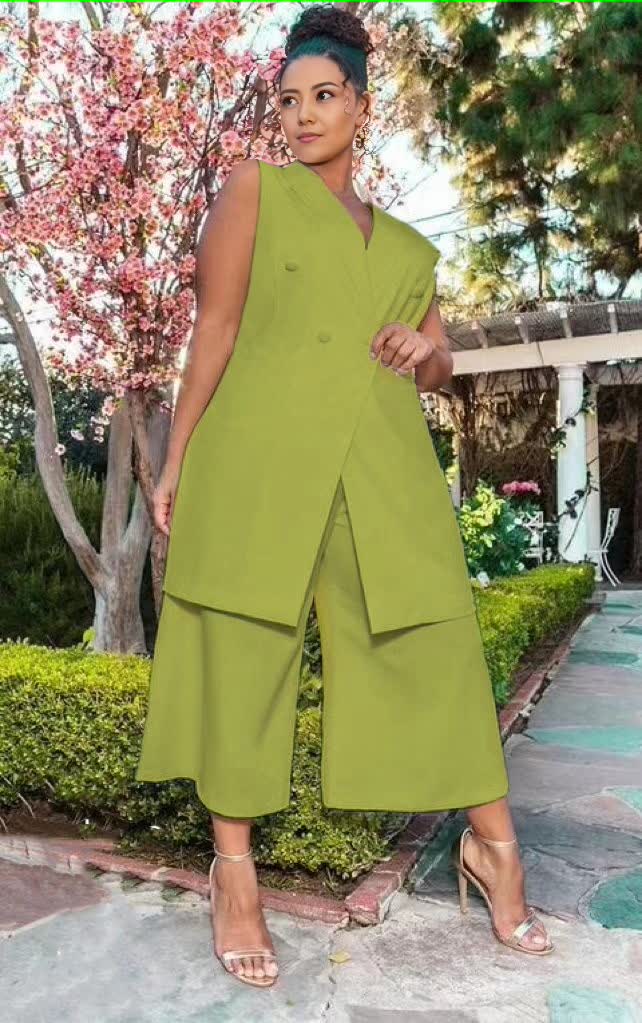 Green sleeveless blazer vest and wide-leg pants set, sleeveless notch front