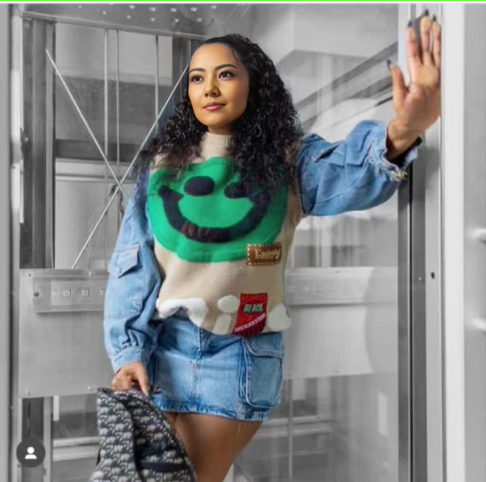 Winter Fashion Sweater - Suitable for Casual Occasions